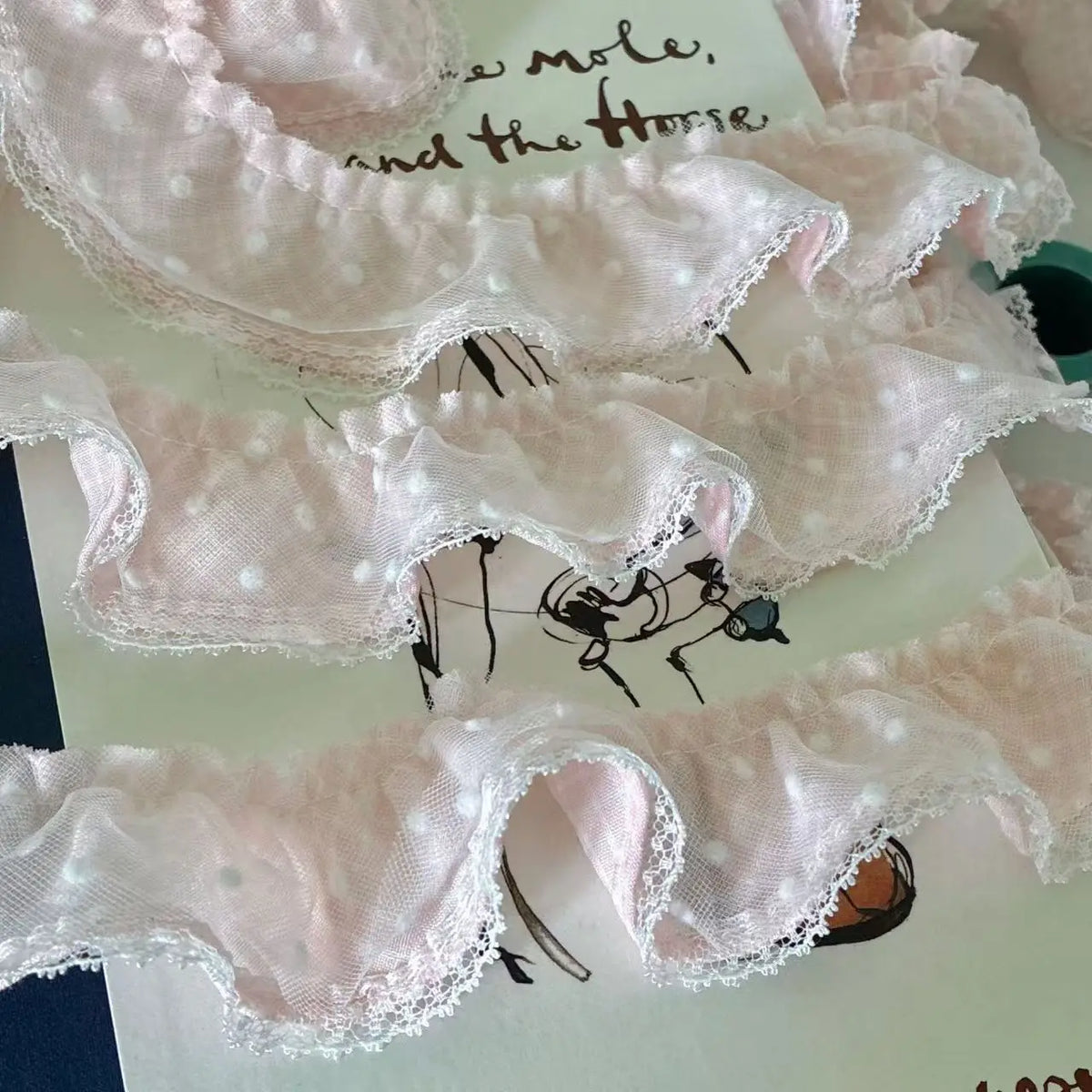 ruban dentelle rose bleu blanc points polka plissé décoratif romantique largeur 3.5cm coton polyester