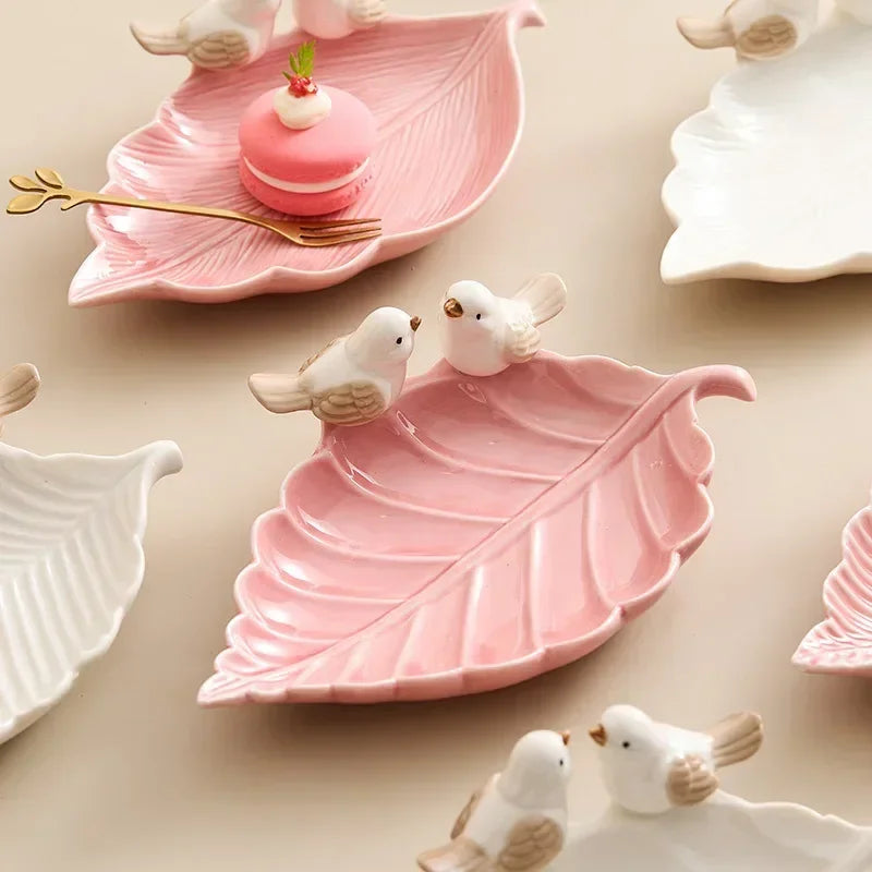 assiettes feuilles oiseaux reliefs cupcakes décoratives naturelles verte rose blanche