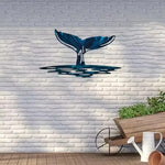 sculpture murale moderne queue baleine bleu noir effet ondulé métal décoration intérieure unique abstraite
