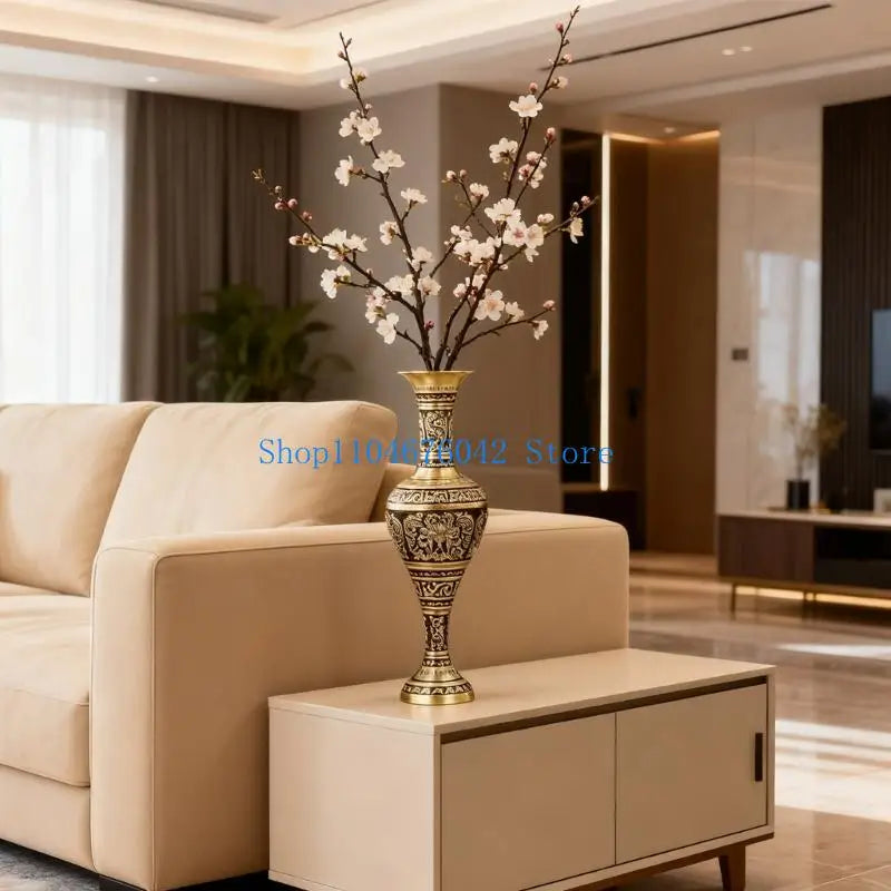 vases decoratifs metal motifs floraux or classique decoration intérieure arrangements