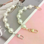 bracelet sac main blanc vintage boucle métal ornementation féminin