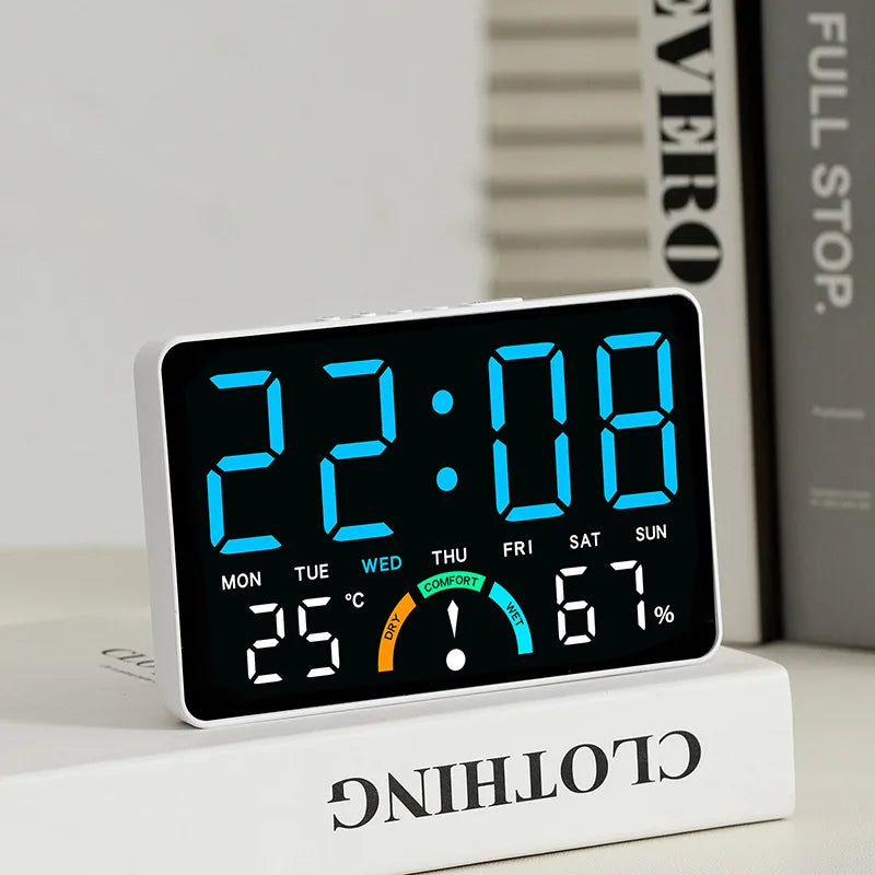 horloge numérique multifonctionnelle affichage date température alarmes LED moderne blanc noir
