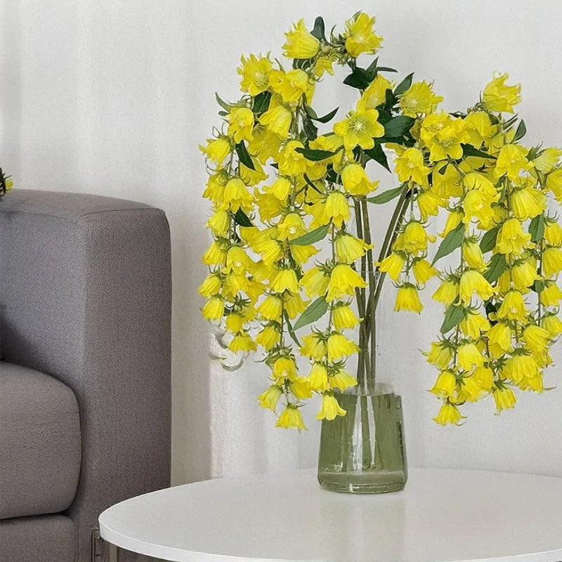 décoration intérieure moderne bouquet fleurs cloches vase transparent anniversaire événements