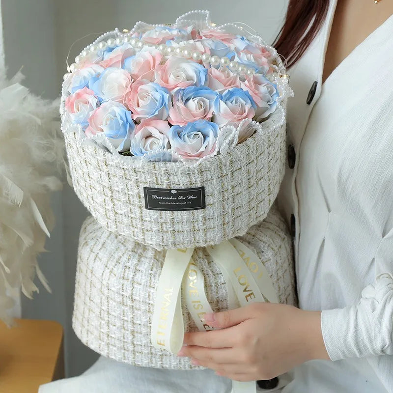 bouquet artificiel roses bleues décoration mariage fête mères intérieur blanc rose élégant tissu carreaux