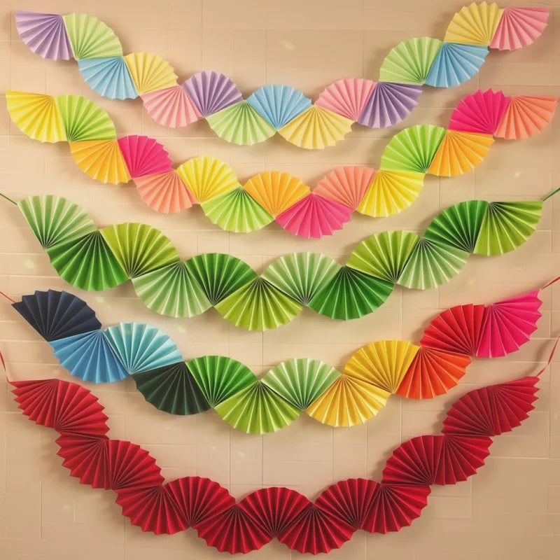 guirlande multicolore fanons pliés décoration festive anniversaire mariage éventail papier opacité festive decoratif