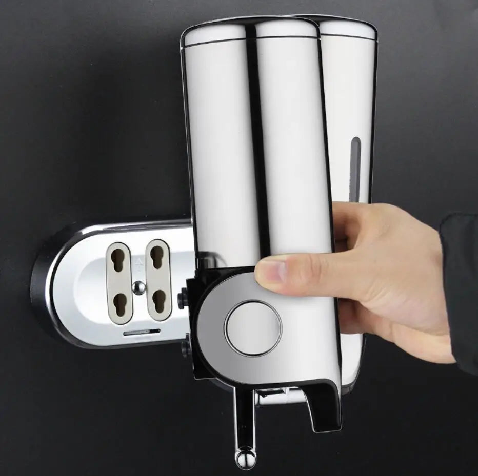 distributeur savon liquide argenté moderne poignée capuchon minimaliste chambre bain