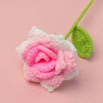 fleurs artificielles tricotées violet rose blanc jaune vert finement crochetées décoration intérieure artisanal