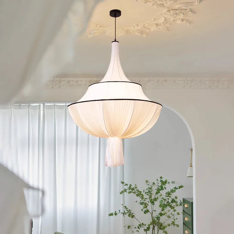 lampe suspendue moderne élégante blanc noir rayures franges chaîne noire flux lumineux 2000 82000