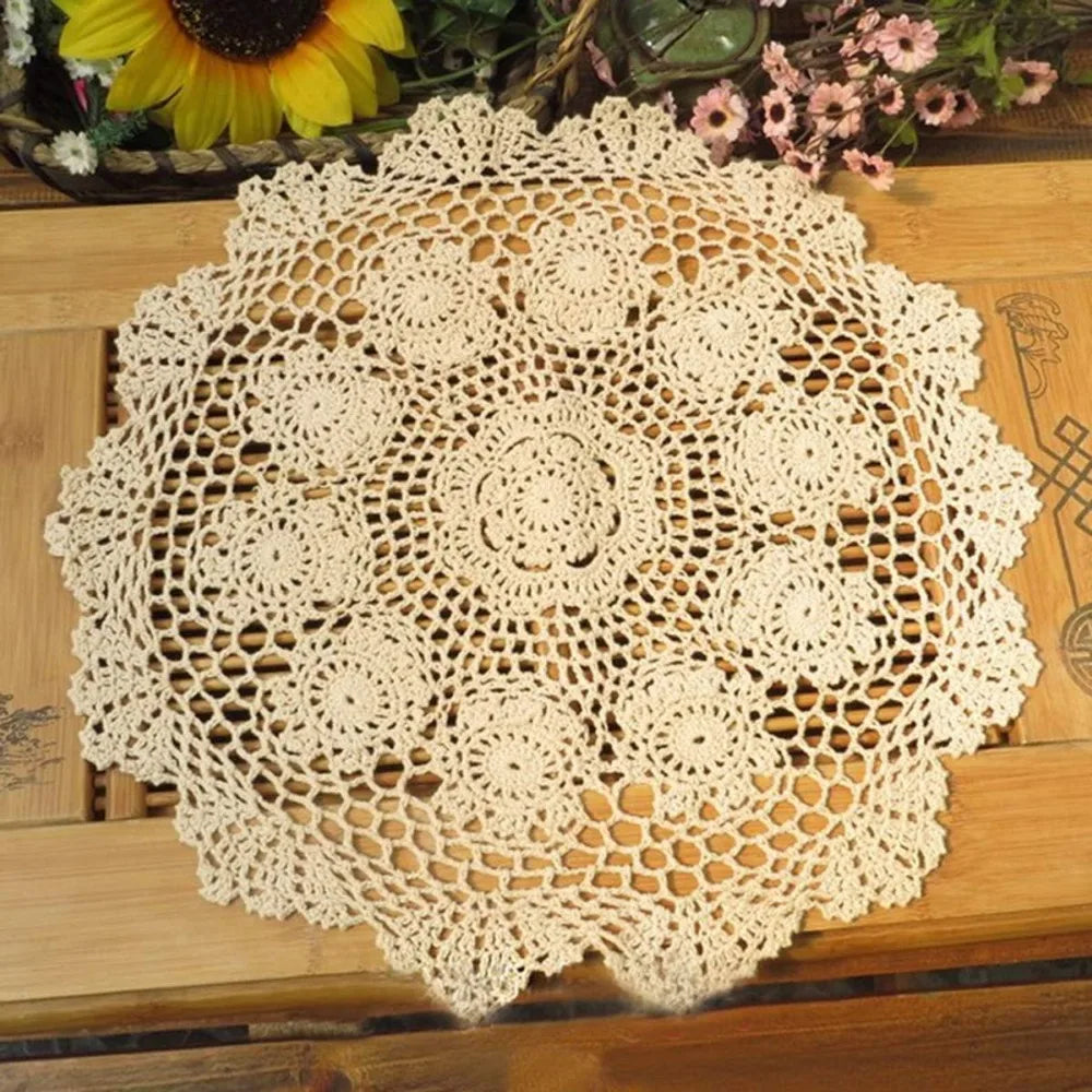 serviettes table polyester fleuri traditionnel beige clair motifs circulaires opaques pâques fête table manger