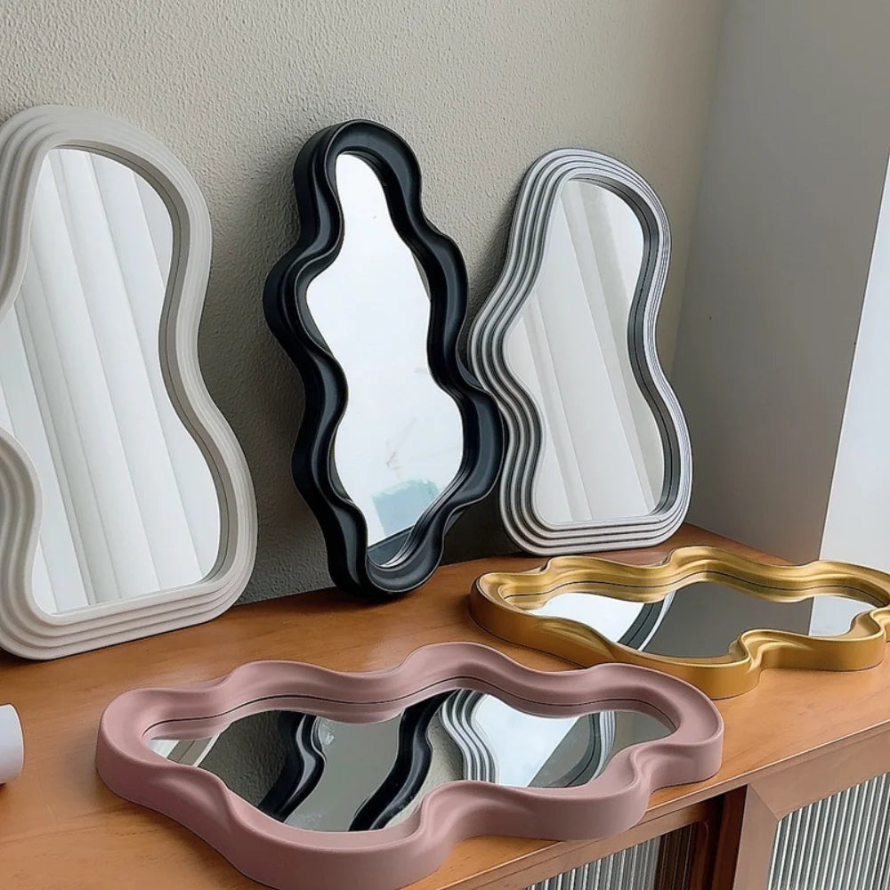 miroir moderne blanc noir or rose cadre ondulé intérieur décoration chambre salon