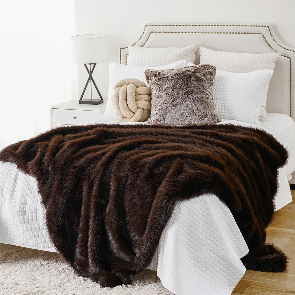 couverture fourrure marron foncé luxueuse douillette grande taille automne hiver usage multiple intérieur voyage
