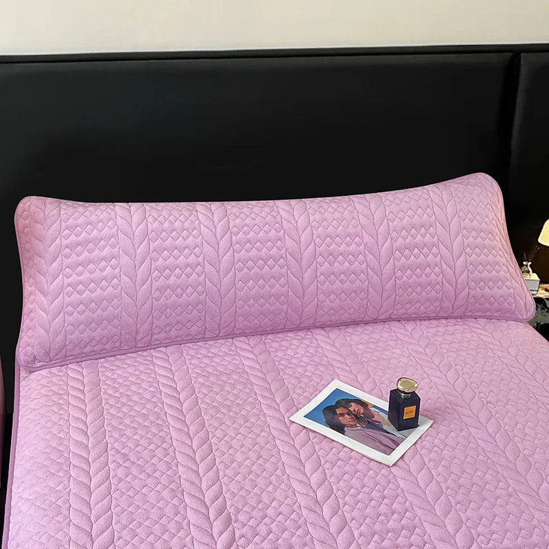 taie d'oreiller rose clair motif géométrique moderne matelassée lit confortable minimaliste