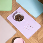 tapis nourriture animaux silicone violet vert jaune rose moderne empreintes pattes opaques