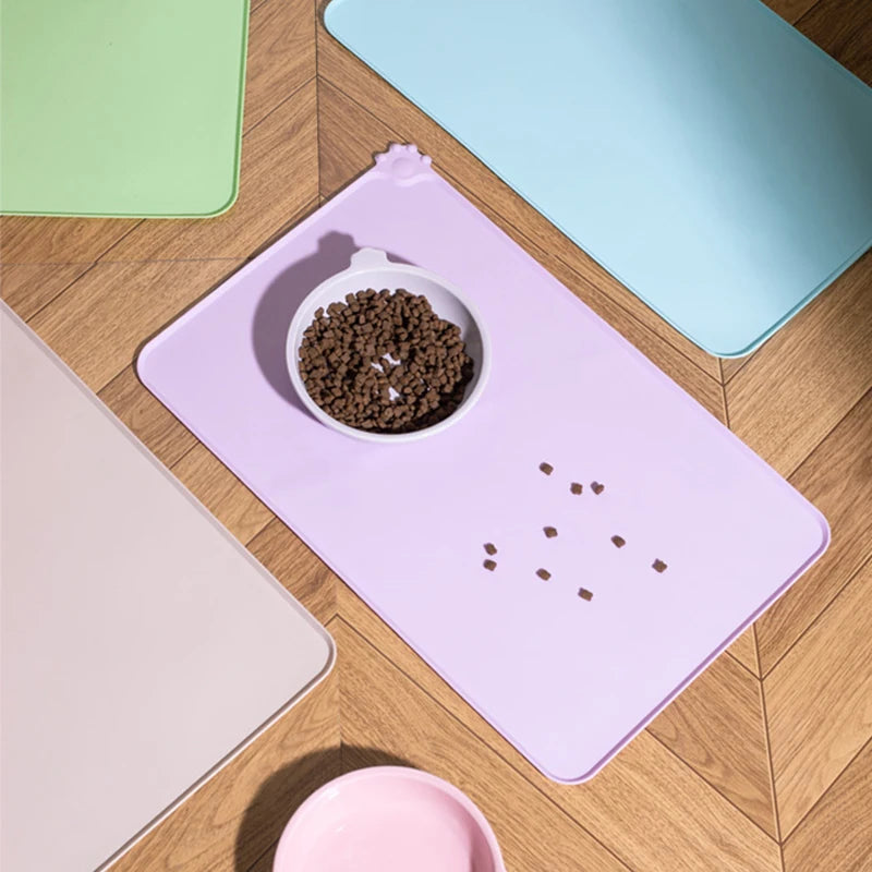 tapis nourriture animaux silicone violet vert jaune rose moderne empreintes pattes opaques