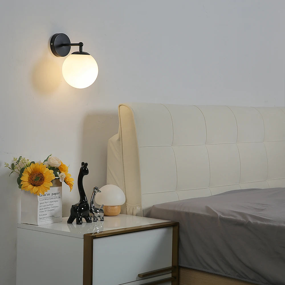 applique murale moderne or noir blanc opalin éclairage chambre salon entrée étude