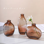 vases transparents modernes marron bleu texture ombre décoration table