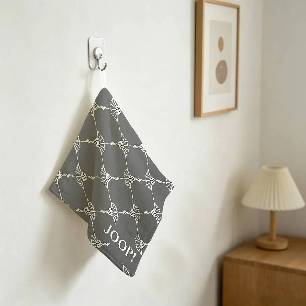 serviette toilette gris motif géométrique moderne crochets salle bain cuisine