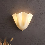 applique murale moderne verre soufflé texture ondulée marron beige jaune rouge chambre salon éclairage