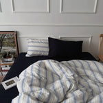 linge lit coton rayures horizontales drap housse taies oreillers moderne blanc bleu gris maison