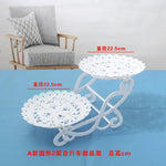 support gâteaux anniversaire blanc dentelle motifs floraux classique vintage niveaux assiettes carrées