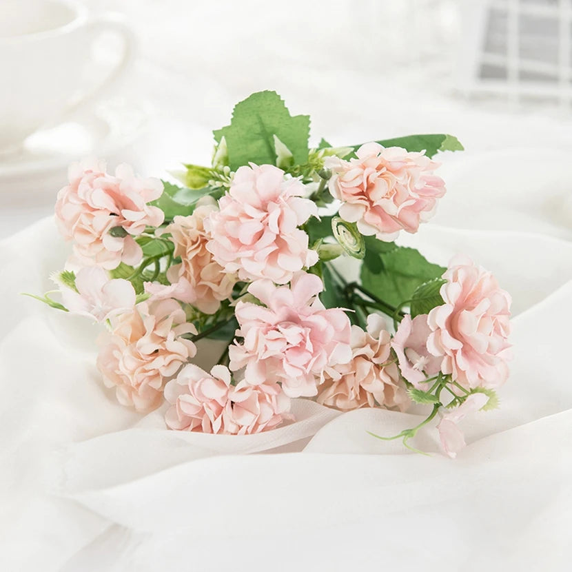 bouquet hortensia artificielle soie blanche verte décoration mariage anniversaire intérieur moderne fixe ruban