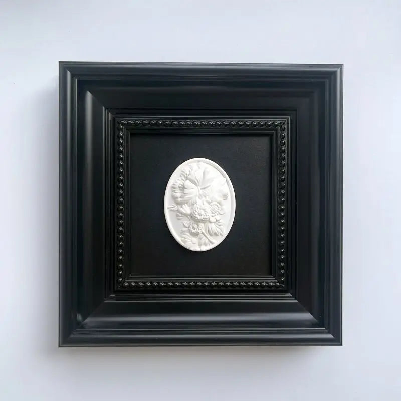sculpture décorative blanche relief classique fixée mur blanc relief opacité classique