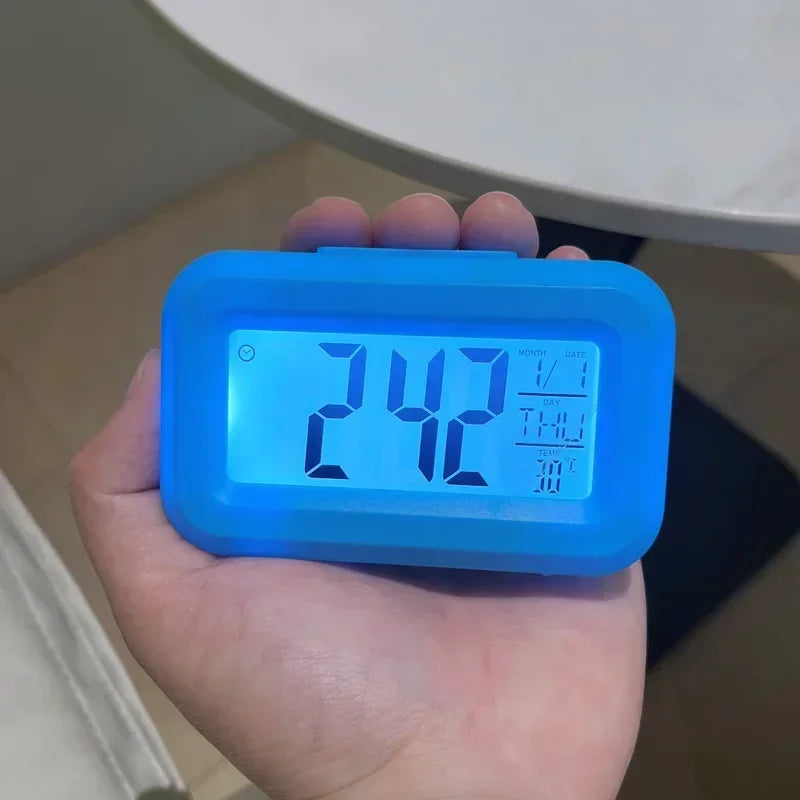 réveil numérique horloge LED moderne alarme timer date température noir bleu rose vert