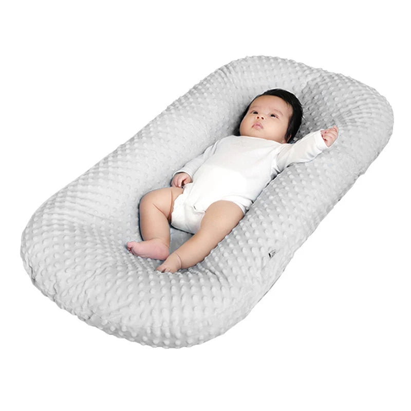 coussin bébé gris bleu clair texturé ultra doux confortable hiver été printemps automne polyestère