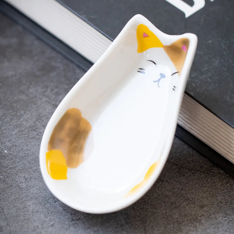 assiettes decoratives chats couleur blanc noir orange gris moderne minimaliste
