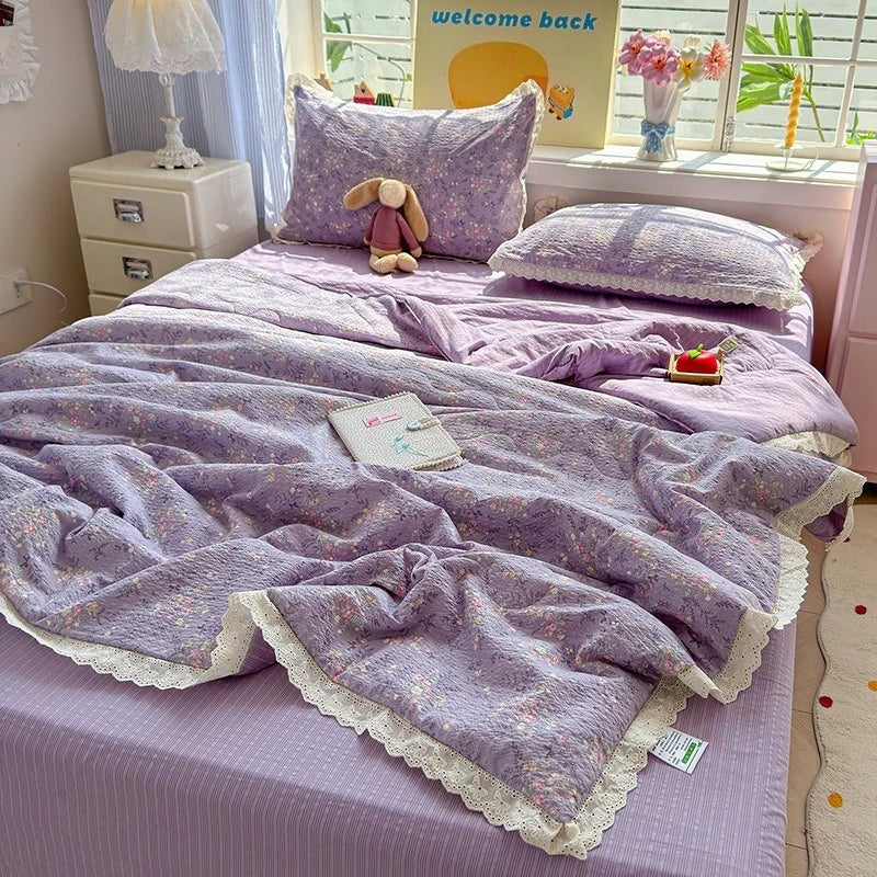 litre couverture fleurs romantique gris rouge blanc dentelle bordure chambre fille
