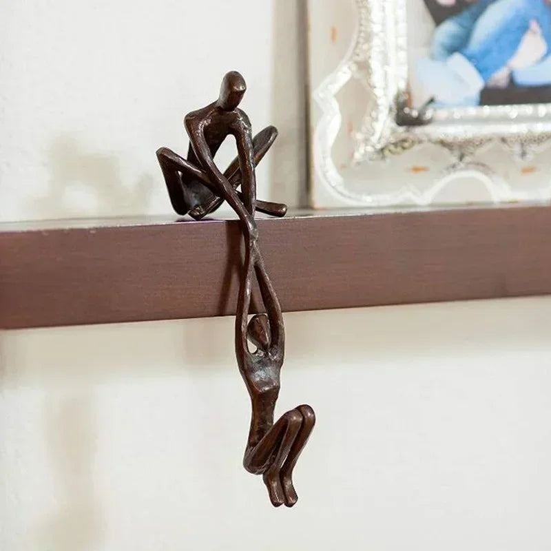 sculpture abstraite moderne résine marron foncé décorative intérieure pouces hauteur minimaliste figure humaine interaction