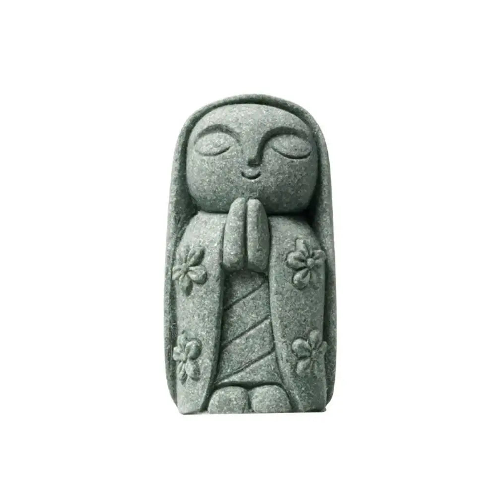 statuette bouddhiste vert clair granitée minimaliste sculptural durable extérieure intérieure ornement jardin porte bonheur