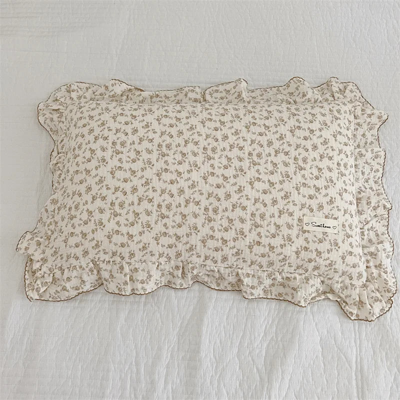taie d'oreiller bébé ans coton floral cerises vintage beige clair motif animal compagnie jacquard