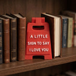 décoration intérieure plaque signalisation rouge texte blanc amour minimaliste erotique maison