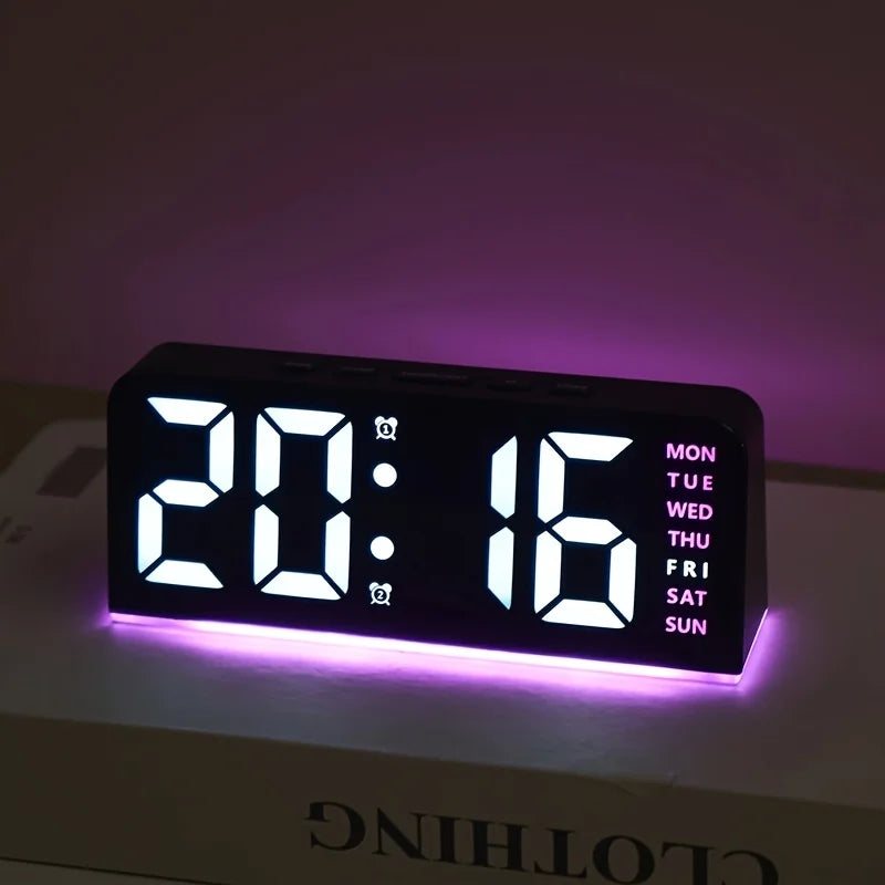 horloge numérique moderne affichage LED couleur noir blanc bleu rose