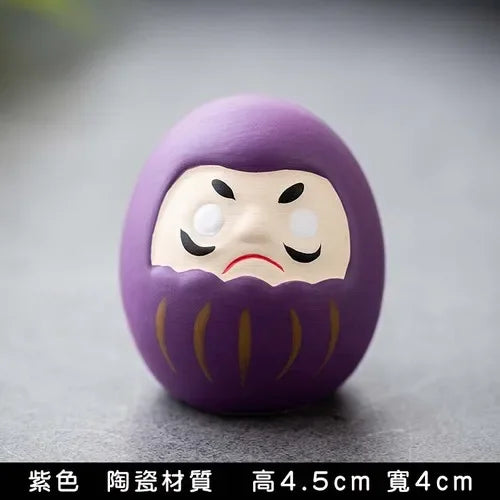 statue daruma gris relief sculpté artisanal traditionnel maison décoration bouddhiste