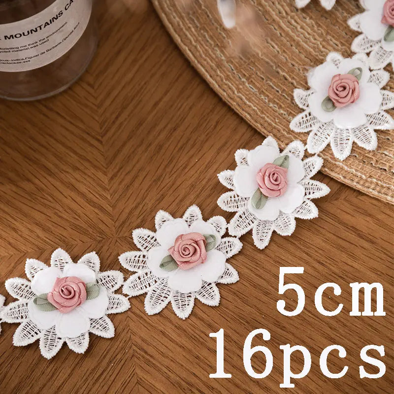 ruban dentelle fleurs papillons blanc rose pâle vert clair mariage vintage romantique artisanal DIY