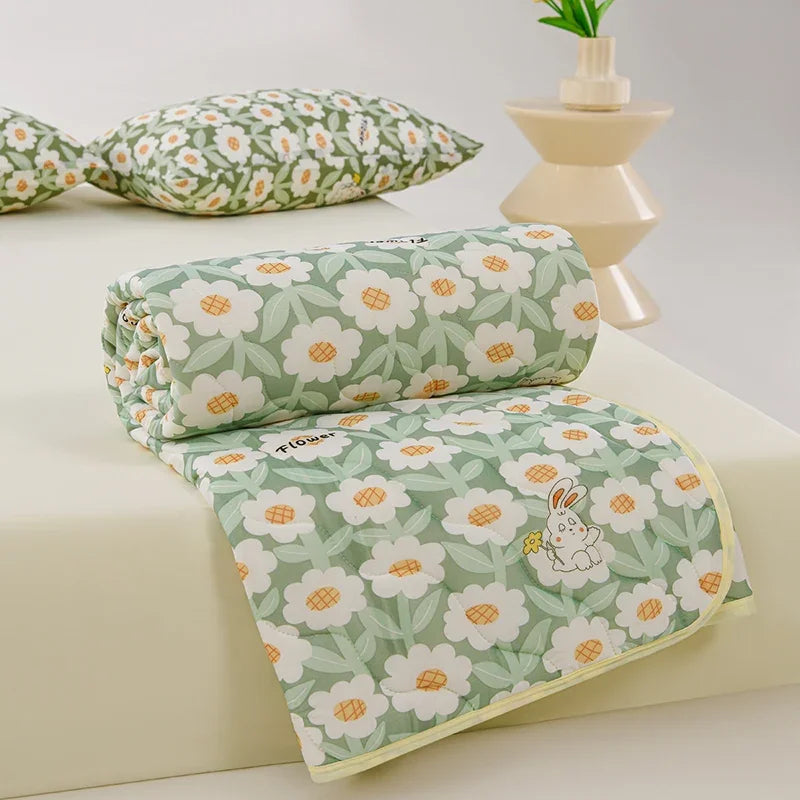 couverture d'été légère motif fleurs vert beige deux oreillers lit enfant moderne