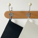 tapis vaisselle moderne noir blanc rayures verticales clips respectueux environnement