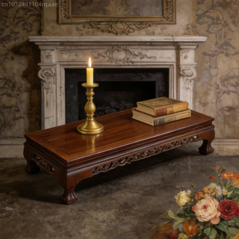 table basse bois sculptée classique marron foncé vases statuette
