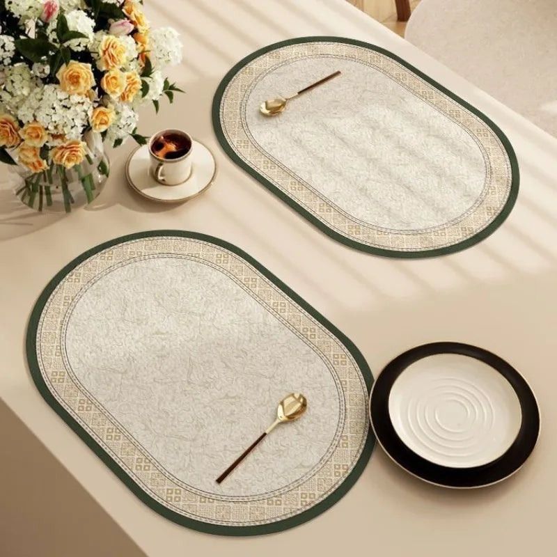 tapis table beige vert foncé motif géométrique texture élégante classique assiette serviette fleurs tasse