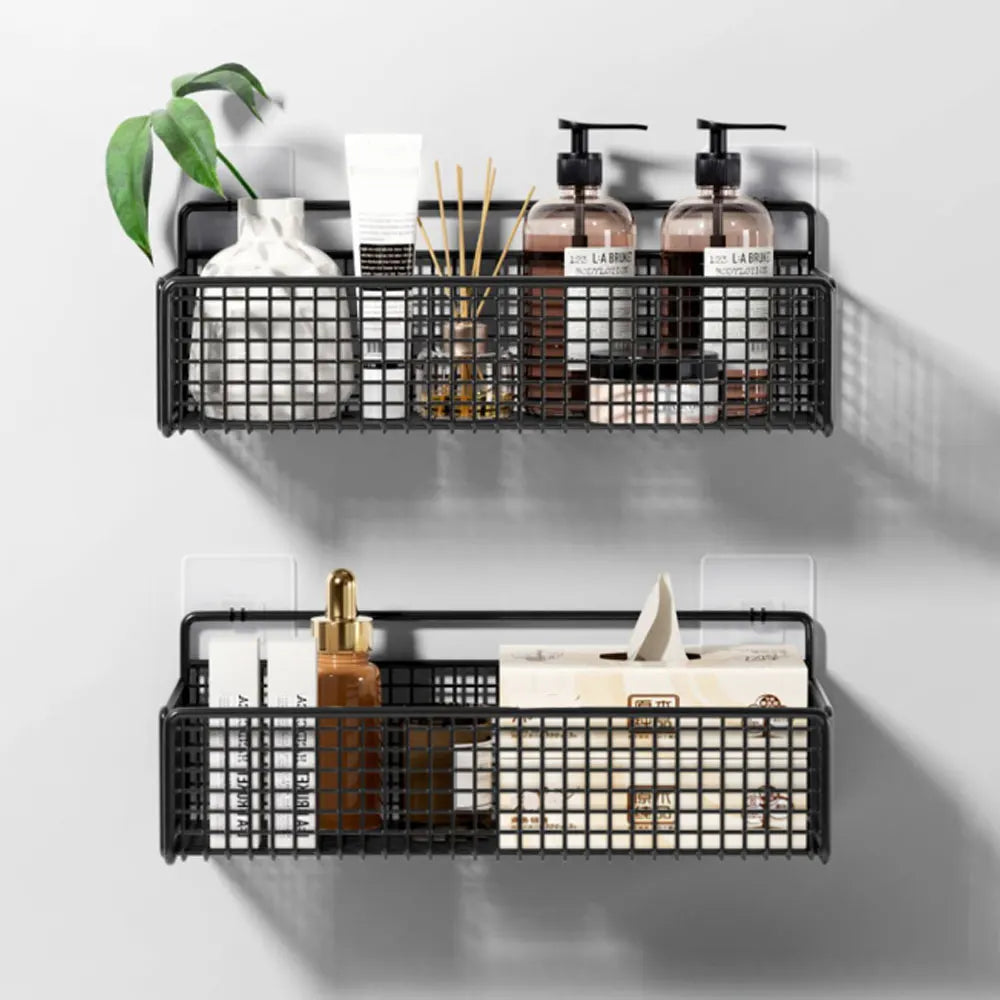 paniers rangement noir maille métallique adhésif moderne bouteilles cosmétiques brosse dents serviettes livre plume