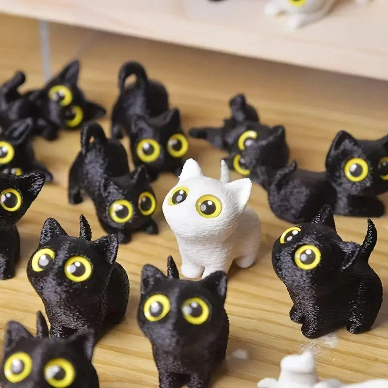 figurines chats miniature résine noir blanc yeux jaunes brillants cartoon mignon décoration erotiquecollector