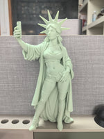 décoration statue liberté sculpturale détaillée verte opaques classique vertclair détails sculpturaux décoration intérieure vertclair