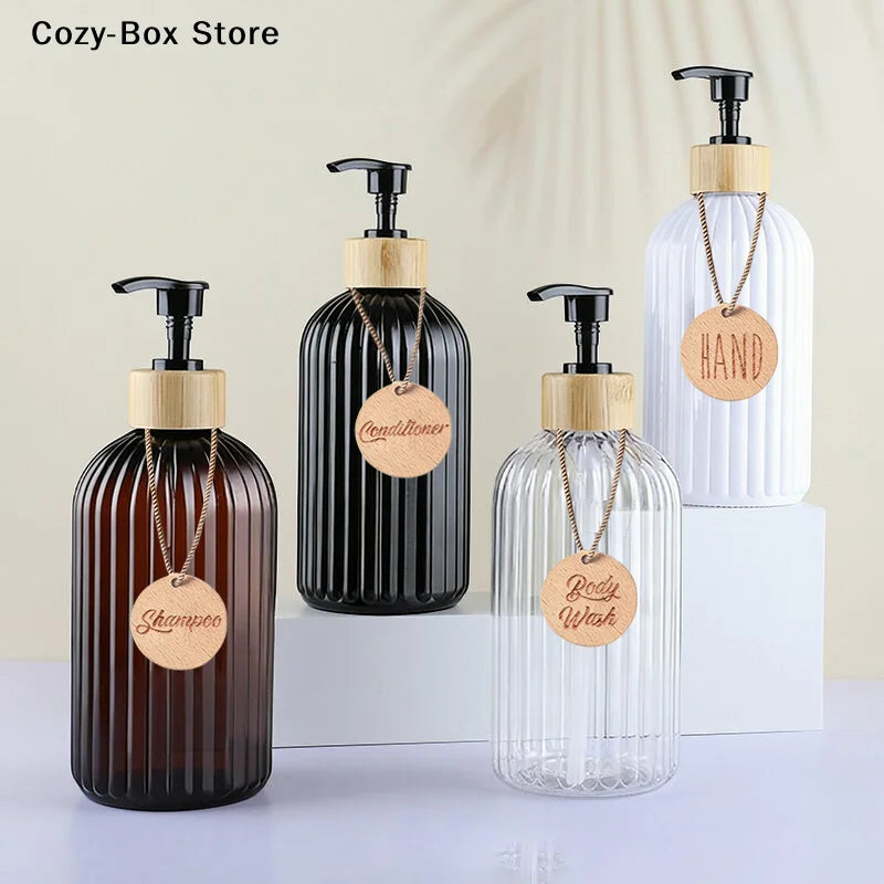 flacons savon liquide marron noir blanc rayures modernes pompes pression étiquettes bois shampoo conditioner