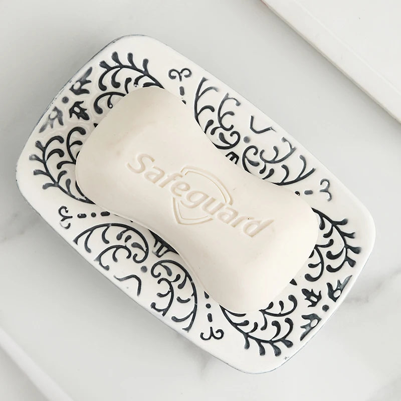 ensemble bain blanc noir ornements floraux pompe savon porte brosse dents porte savon classic