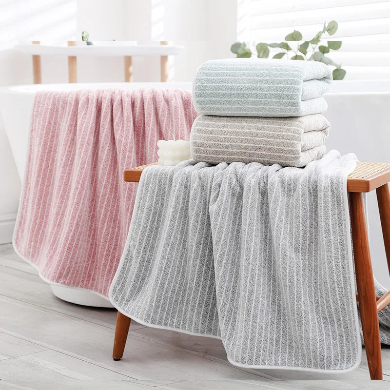 serviettes bain microfibre coton biologique rayées modernes douces rose clair gris clair lavage main