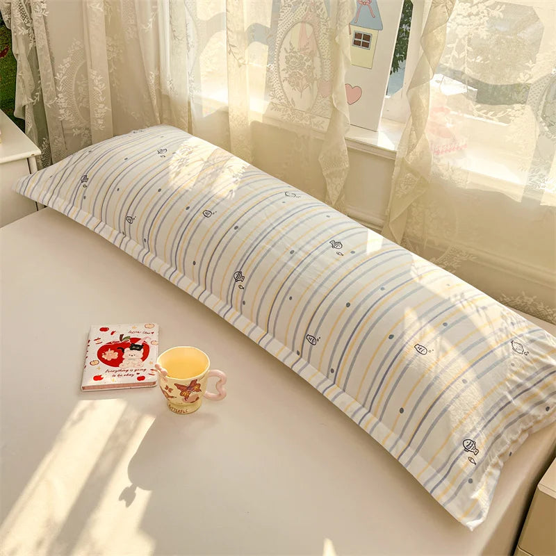 coussin lit polyester rayures horizontales motif floral moderne blanc noir bleuclair beige