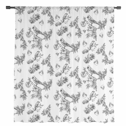 Rideau de douche imprimé avec motif d'oiseaux et fleurs sur fond blanc, idéal pour apporter une touche naturelle et élégante à votre salle de bain. Design délicat et détaillé parfait pour une décoration intérieure moderne et apaisante.