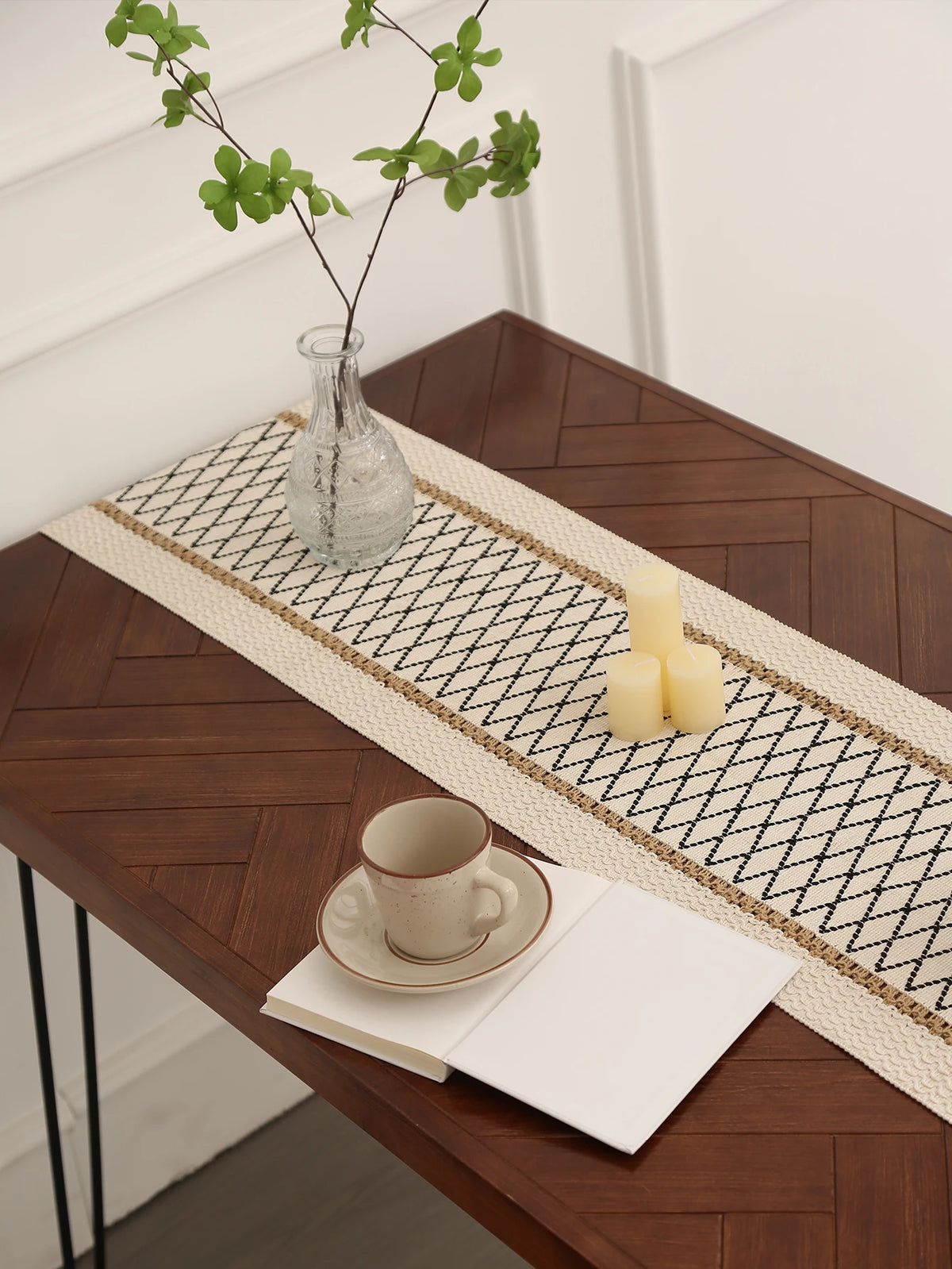 chinois bohème rustique table bois motif losange franges